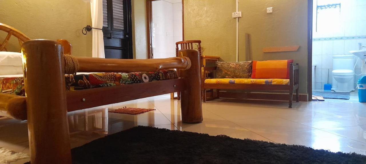 Aivilo Home เอนเทบเบ้ ภายนอก รูปภาพ